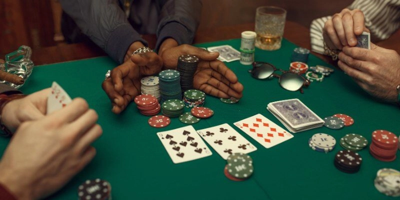 SKY88 chia sẻ kinh nghiệm chơi Stud Poker dễ thực hiện